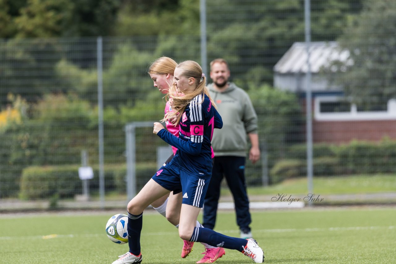 Bild 116 - wCJ Osterroenfelder TSV - VfL Pinneberg : Ergebnis: 0:15